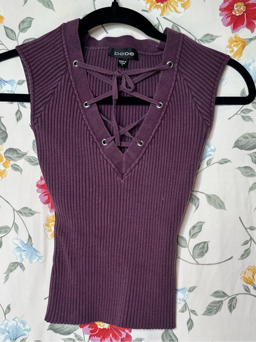 BEBE | Purple Ribbed Lace-Up V-Neck Tank Top | Women’s Size S